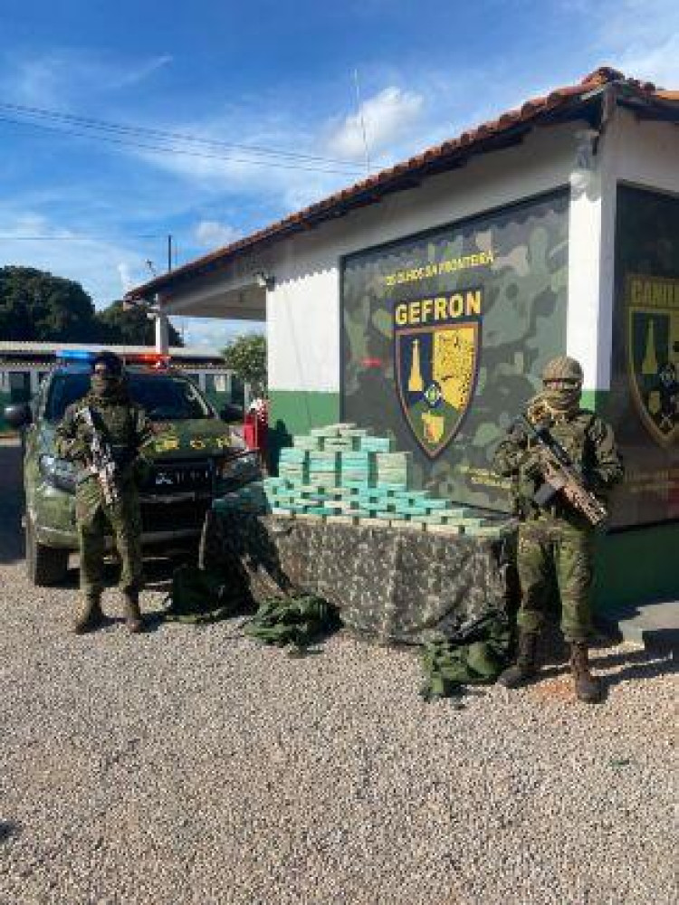 GEFRON e Força Tática apreendem mais de 64 kg de cocaína na fronteira entre Brasil e Bolívia