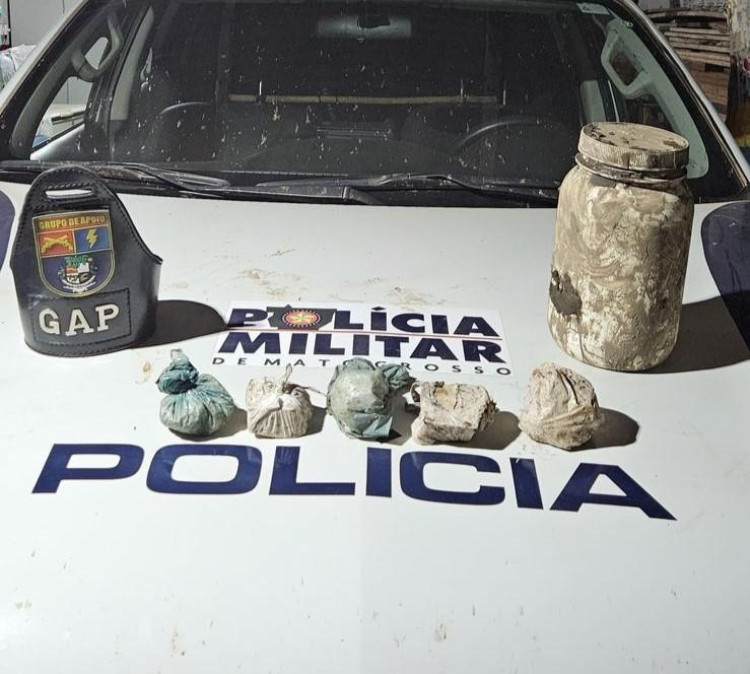 PM flagra casal de traficantes integrantes de facção com porções de drogas em Lambari D’Oeste