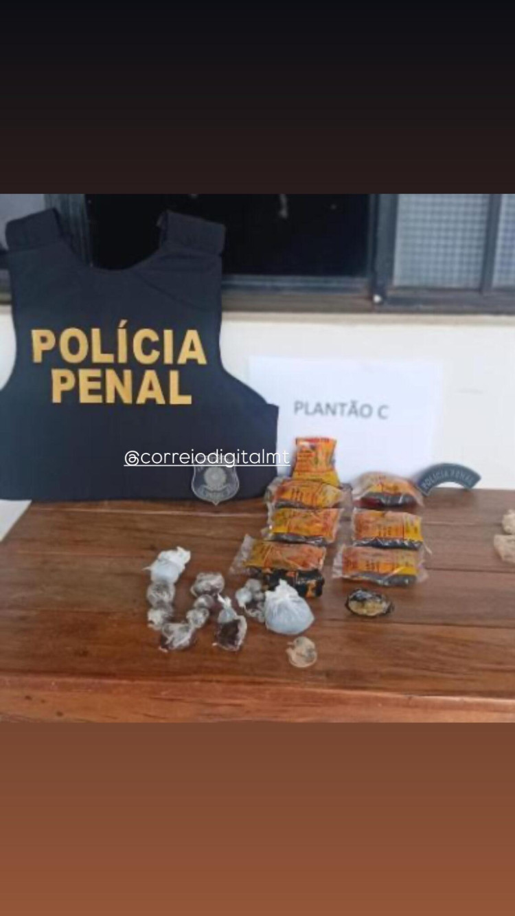 8 visitantes são flagrados tentando entrar com pacotes de fumo na cadeia de Pontes e Lacerda