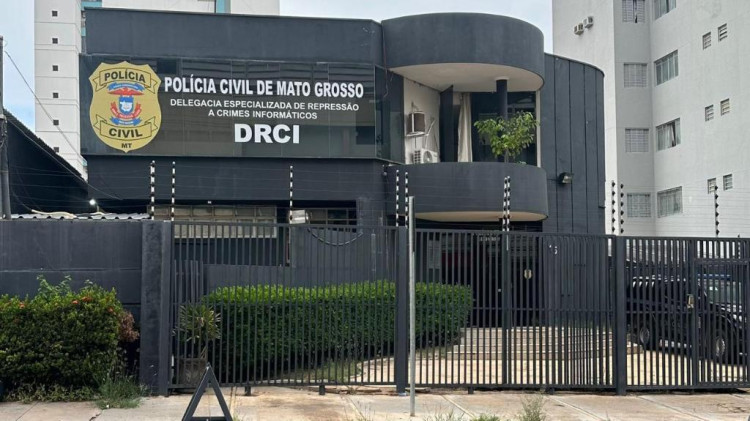 Polícia Civil prende homem acusado de armazenar quase 3 mil arquivos de pornografia infantil