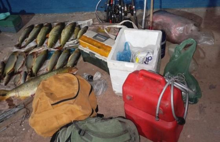 Flagrante de pesca ilegal no Rio Jauru termina com apreensão de equipamentos proibidos pela PM em Indiavaí