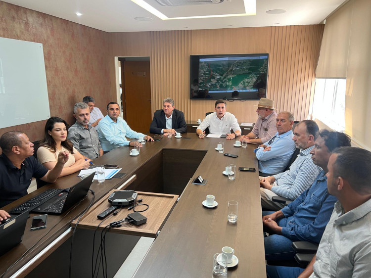 Moretto reforça a necessidade da construção de uma escola em Comodoro junto à Seduc
