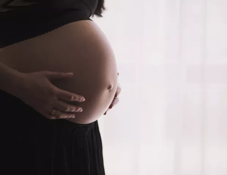 Mulher grávida é vítima de violência doméstica em Pontes e Lacerda
