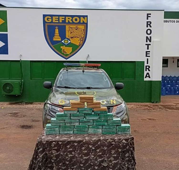 Gefron apreende 48 tabletes de pasta base avaliados em R$ 864 mil em Porto Esperidião