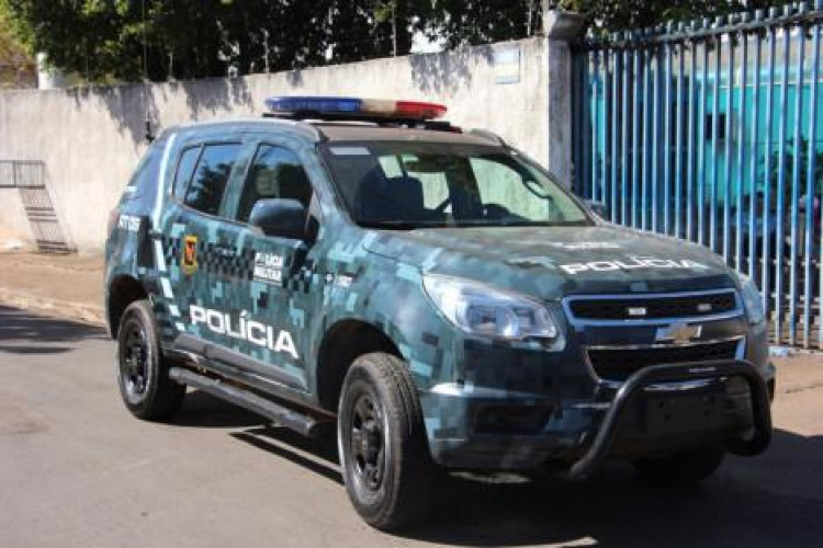 ROTAM apreende drogas, munições e materiais do tráfico durante ação em Cáceres