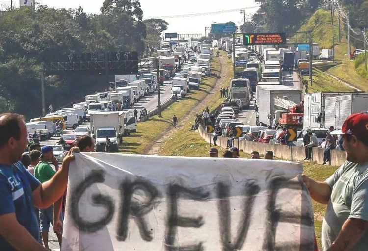 Greve dos caminhoneiros é confirmada e paralisaçãonacional esta prevista