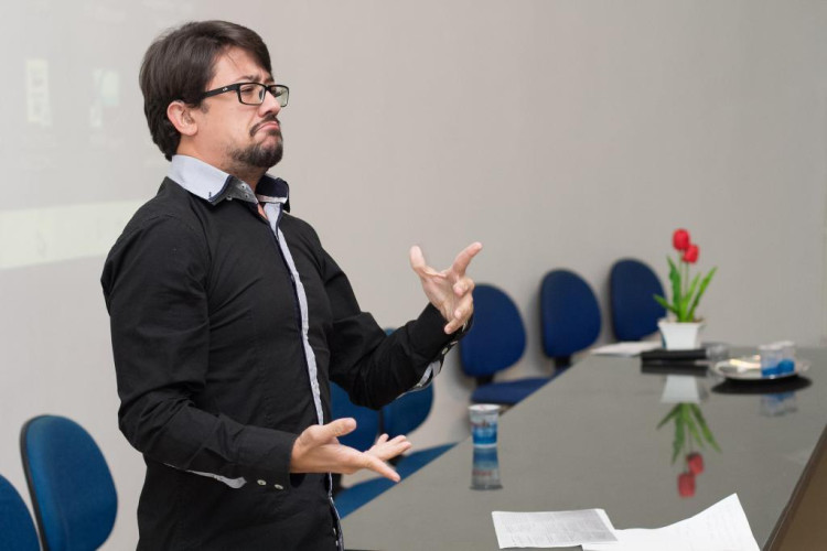 Seduc divulga edital de curso gratuito de Libras com 390 vagas em Cuiabá; aulas começam em fevereiro