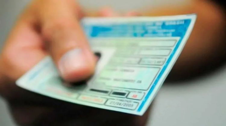 Sem baliza e com carro automático: prova para tirar CNH muda em SP e MS