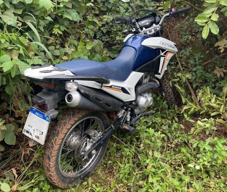 Polícia Civil localiza motocicleta roubada de vítima de salve em Campos de Júlio