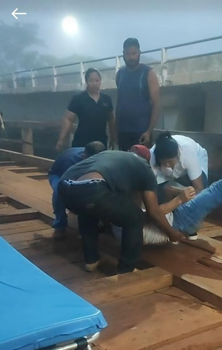 Acidente em ponte provisória deixa dois feridos em Vila Bela