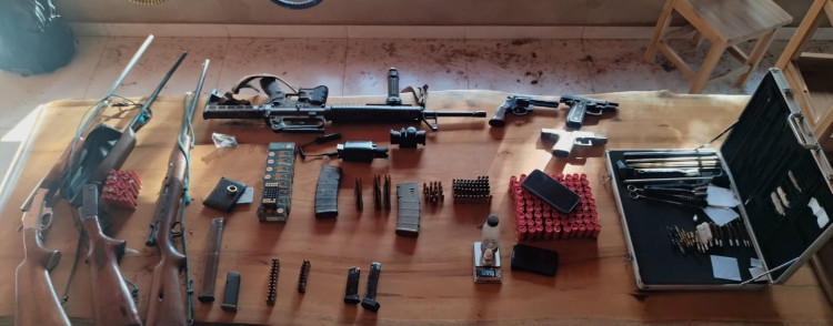 Fuzil, pistola e mercúrio são apreendidos em Operação no Sararé