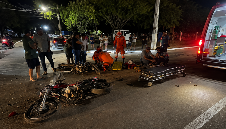 Mulher sofre múltiplas fraturas após batida entre duas motos na br-174b, em Pontes e Lacerda