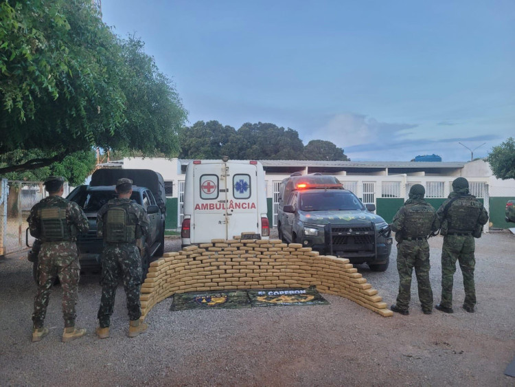 Operação do Gefron apreende R$ 648 mil em skunk dentro de ambulância
