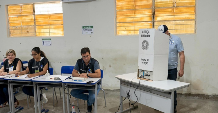Candidatos votaram pela manhã em Pontes e Lacerda no primeiro turno das eleições 2026