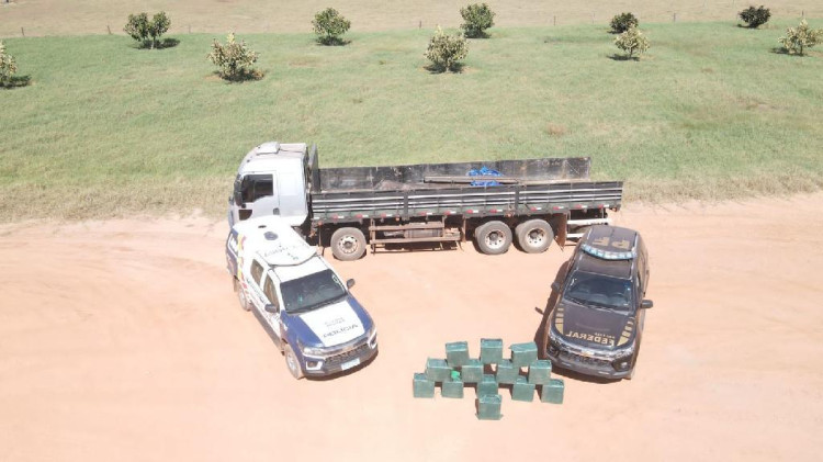 Ação conjunta apreende carga com 423 quilos de cocaína