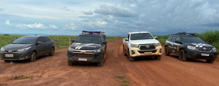 Ação integrada na fronteira recupera dois veículos furtados que seriam levados para Bolívia