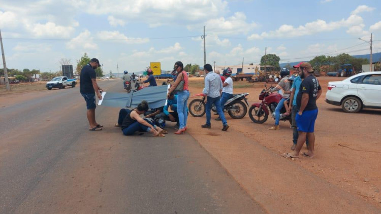 Acidente : carro colide em motociclista ao acessar a BR- 174 em Pontes e Lacerda