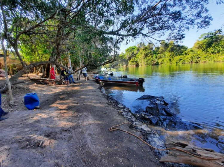 Após mais de 48 horas, equipe de mergulhadores encontra corpo do jovem que desapareceu no rio Guaporé