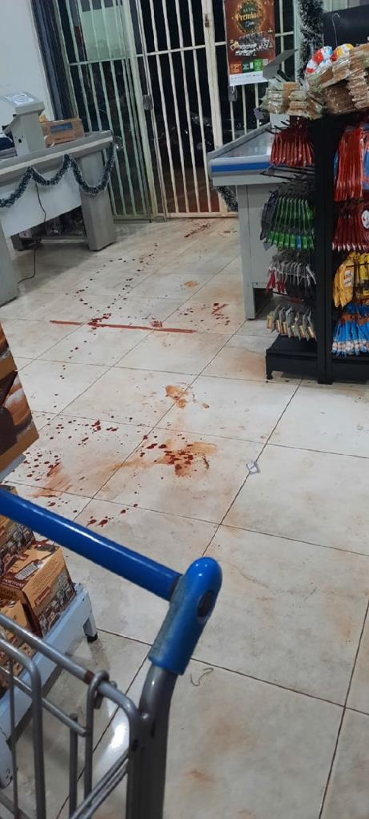 Assalto em mercado: Bandido é baleado durante ação criminosa em Pontes e Lacerda
