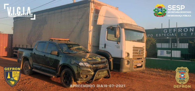 Bandidos mantém vítima em cárcere privado e roubam caminhão