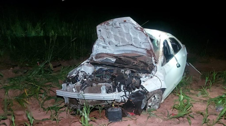 Capotamento: motorista afirma ter desviado de carreta na BR 174