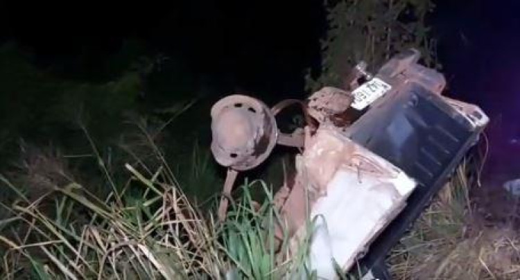 Colisão entre carreta e carro deixa idosos feridos na BR 174