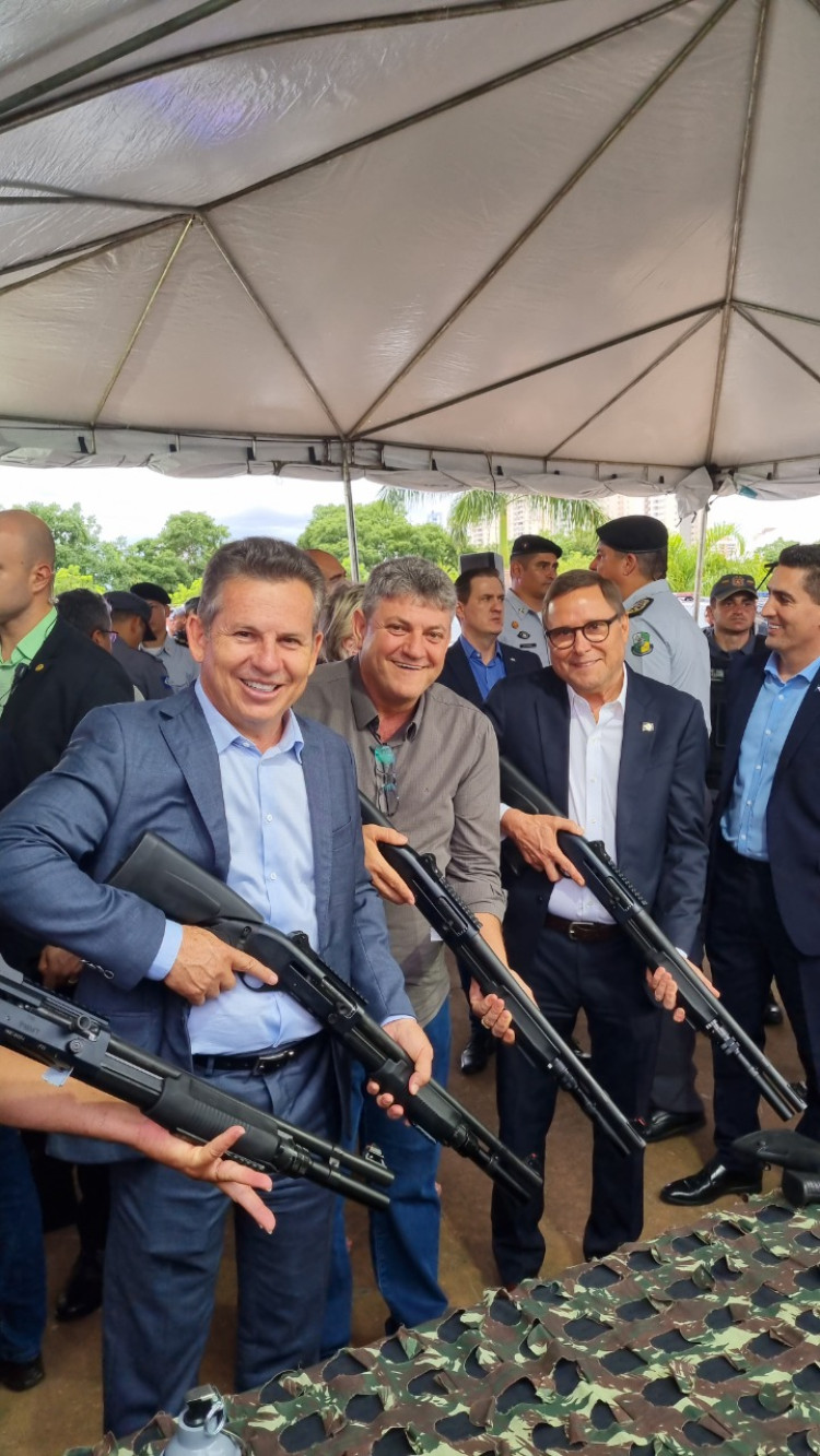 Com emenda de Moretto, Mendes entrega novos armamentos para a Polícia Militar de MT