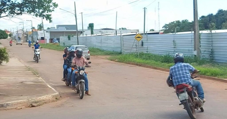 Condutores não se atentam para mudanças no sentido de avenidas, em Pontes e Lacerda