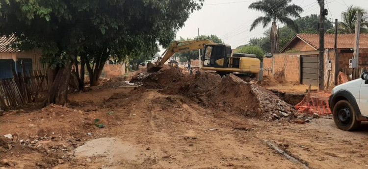 Construção de ponte é iniciada na avenida José Martins Monteiro