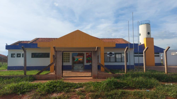 Creche do Residencial Glória está fechada por ter servidor com Covid. Secretaria diz que é para manutenção em caixa d’água