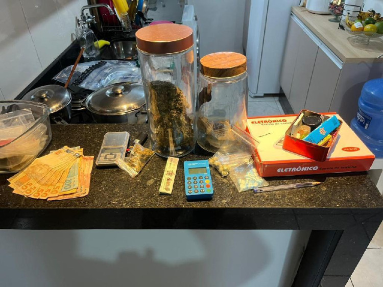 “Delivery” da droga: Polícia Civil cumpre mandados de prisão contra grupos criminosos em Cáceres