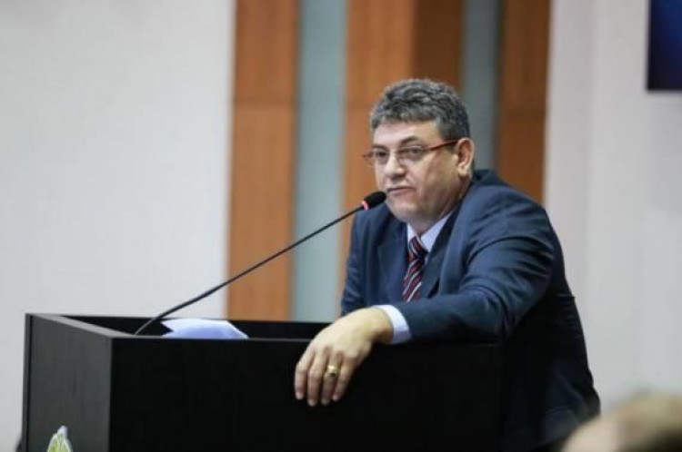 Deputado pede substituição de secretário de Mendes por incompetência