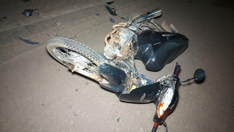 Dois motociclistas ficam em estado grave após colisão na BR-174B