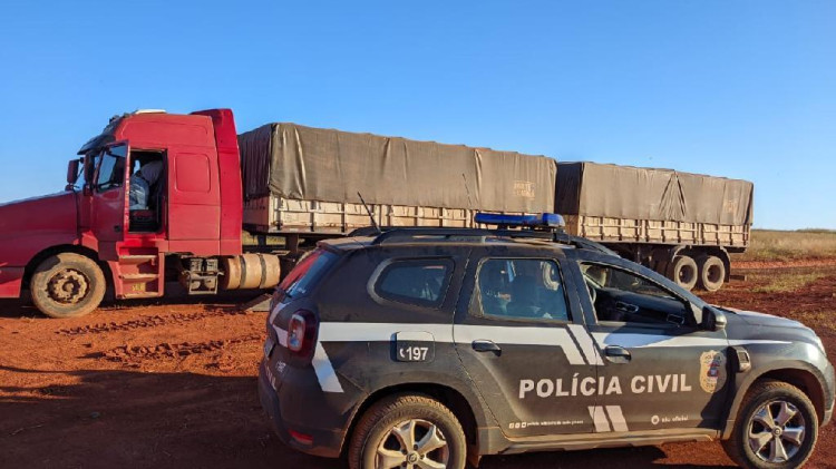 Dupla é presa em flagrante por desvio de carga de soja em Sapezal