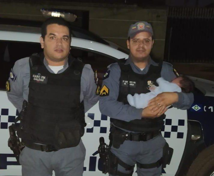 Emocionante: Policiais Militares salvam recém-nascido engasgado em Pontes e Lacerda