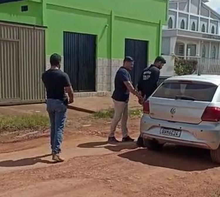 Foragido do Mato Grosso que matou mãe, filha e adolescente é preso em vila no interior do Acre