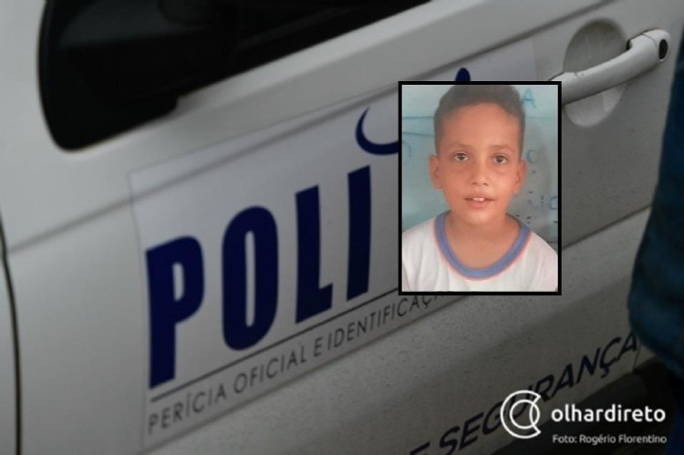 Garoto de sete anos morre atropelado por ônibus escolar