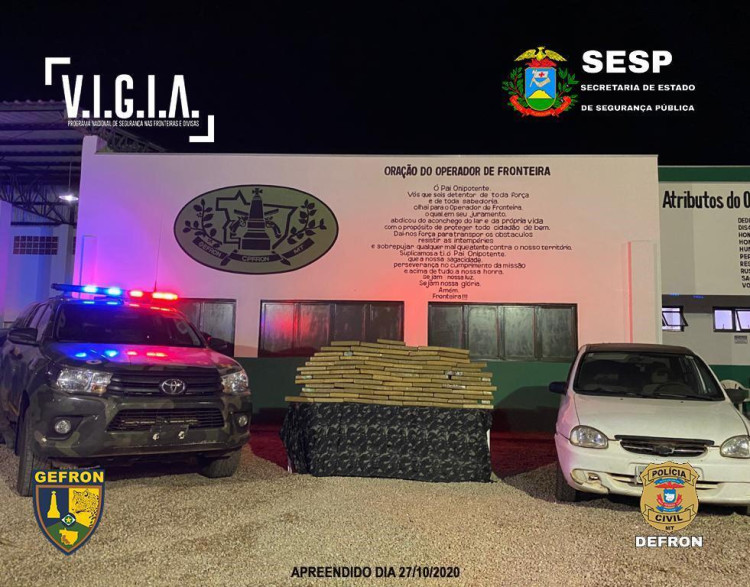 Gefron apreende carro abandonado com mais de 70 kg de maconha