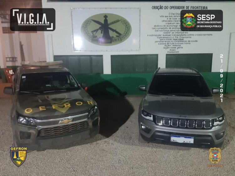 Gefron apreende veículo roubado no RJ em poder de dois policiais