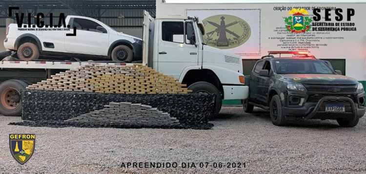 Gefron localiza “mocó” em caminhão e apreende mais de 250 tabletes de drogas em Vila Bela