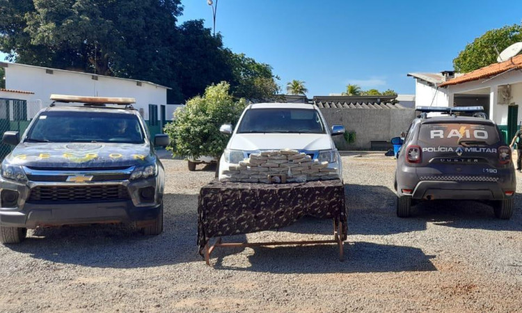 Gefron prende boliviana com 36 quilos de cocaína escondida em pneu de caminhonete