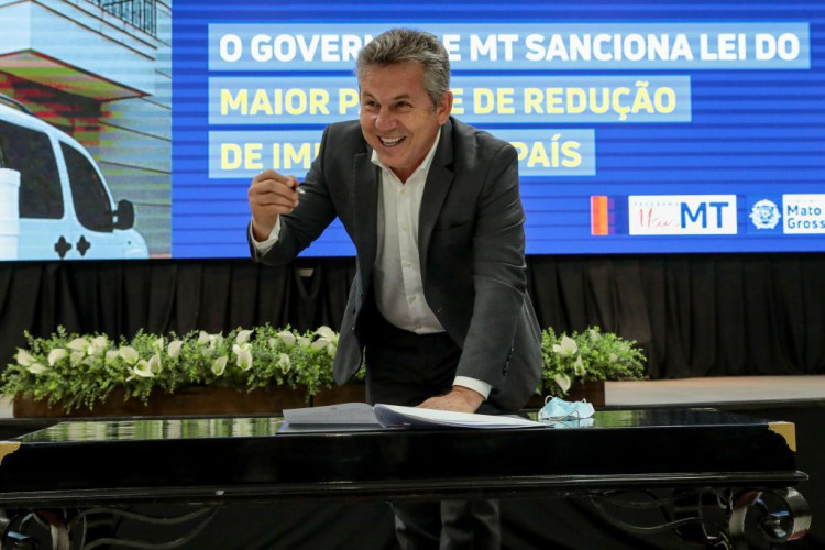 Governador de MT sanciona lei que autoriza redução de impostos