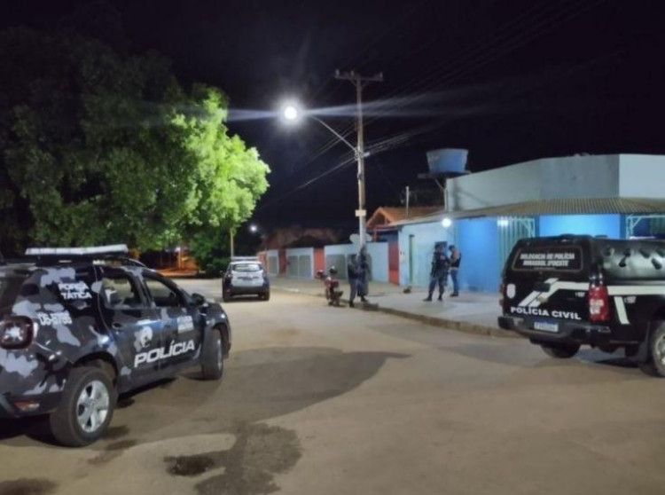 Grupo encapuzado mata dois jovens e deixa uma baleada em Mirassol d’Oeste