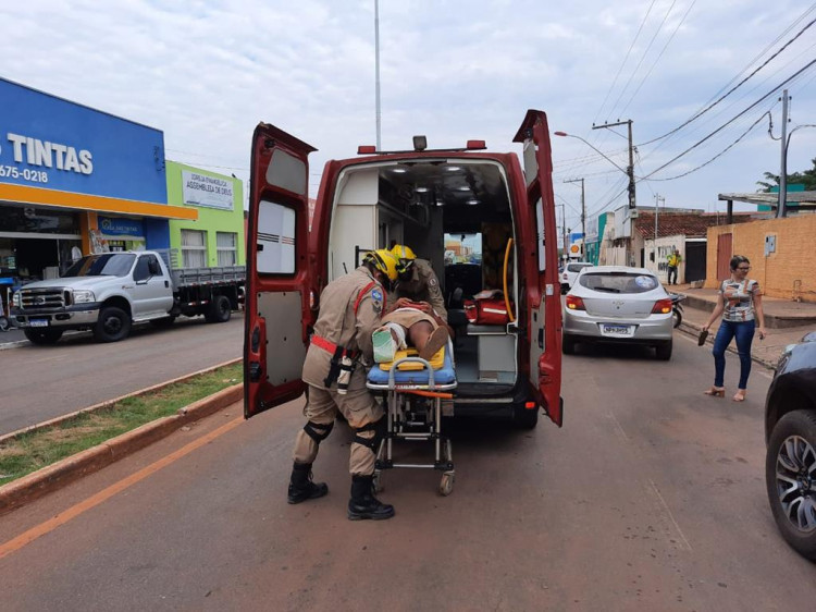 Homem causa acidente ao abrir porta de veículo na avenida Marechal Rondon