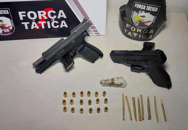 Homem é detido “exibindo” arma no Centro da cidade