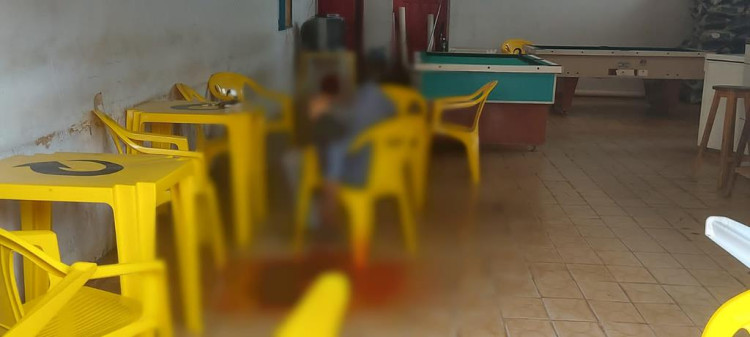 Homem é executado com tiro na cabeça após discussão em bar