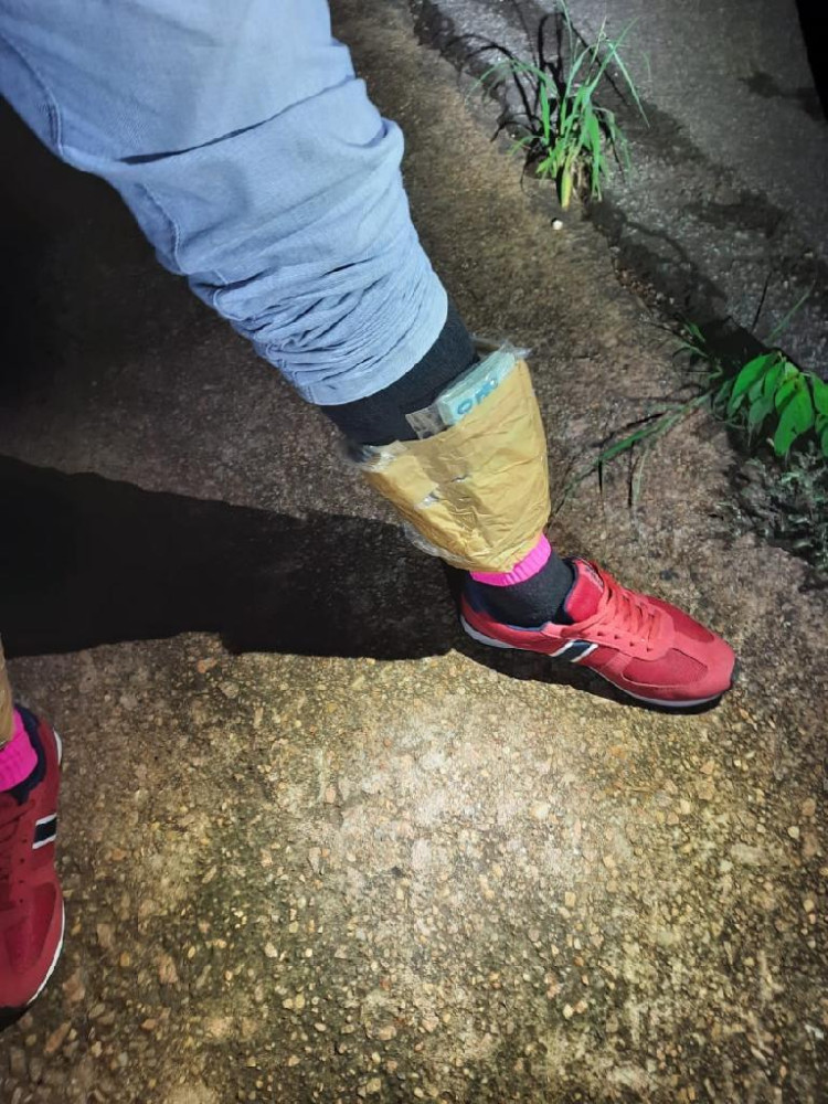 Homem é flagrado pela PM com R$ 44 mil fixado na canela