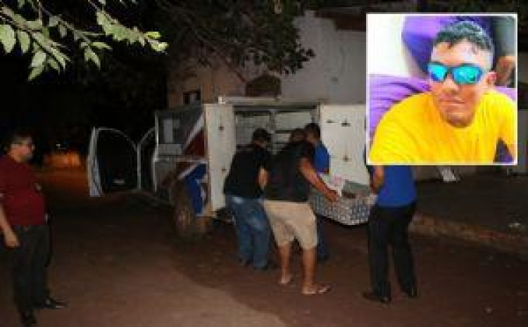 Homem sai correndo, mas é assassinado por dupla de criminosos dentro da casa da namorada em Cáceres