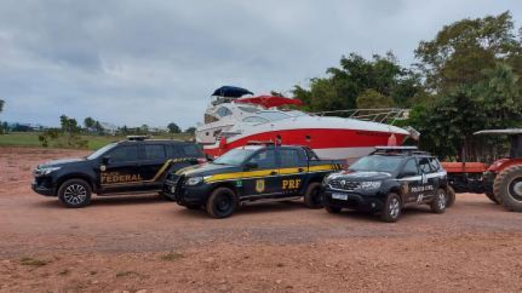 Lancha de R$ 1,5 milhão do Comando Vermelho é doada à Marinha
