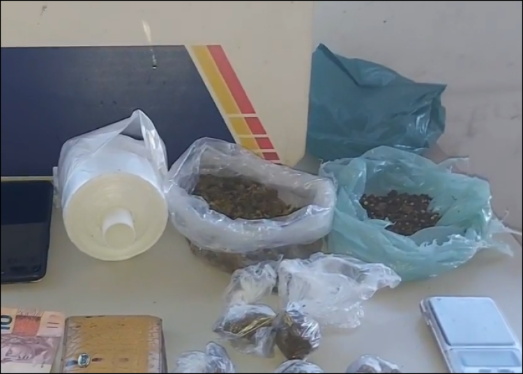 Mãe conta onde filha escondia drogas em casa do Flor da Serra